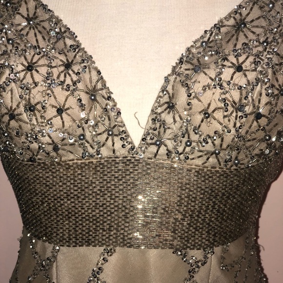 Scala Silver Cocktail Dress, Sz 8 Please Review All Pics No Returns Or Refunds - Picture 11 of 15